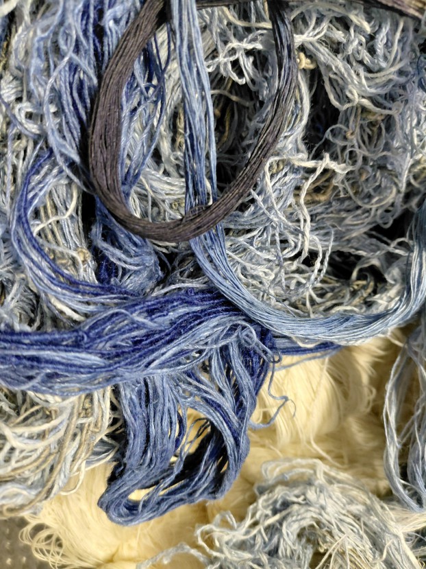 Unbearbeitetes indigogefärbtes Material